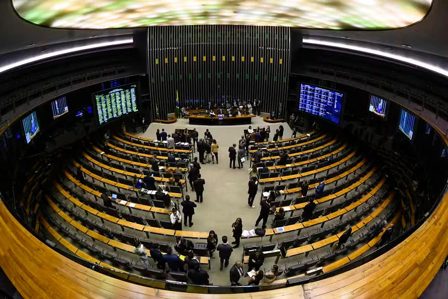 Senado aprova cota para mulheres