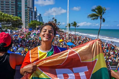 Deputada lésbica promove encontro LGBT+